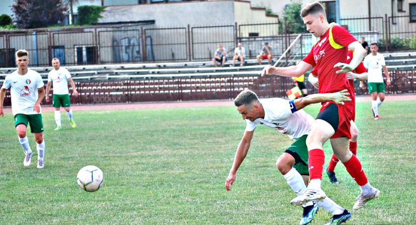 Kapitan... strzela ostatni, czyli w wyrównanych derbach Sona wygrywa z PAF po golu Wiktorowicza