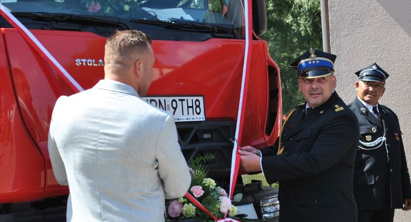 Wóz strażacki dla OSP Kroczewo oficjalnie przekazany i poświęcony