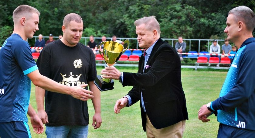 Od pucharu, przez trzy sobotnie zwycięstwa, po przegraną niedzielę - ruszył ciekawy sezon A klasy