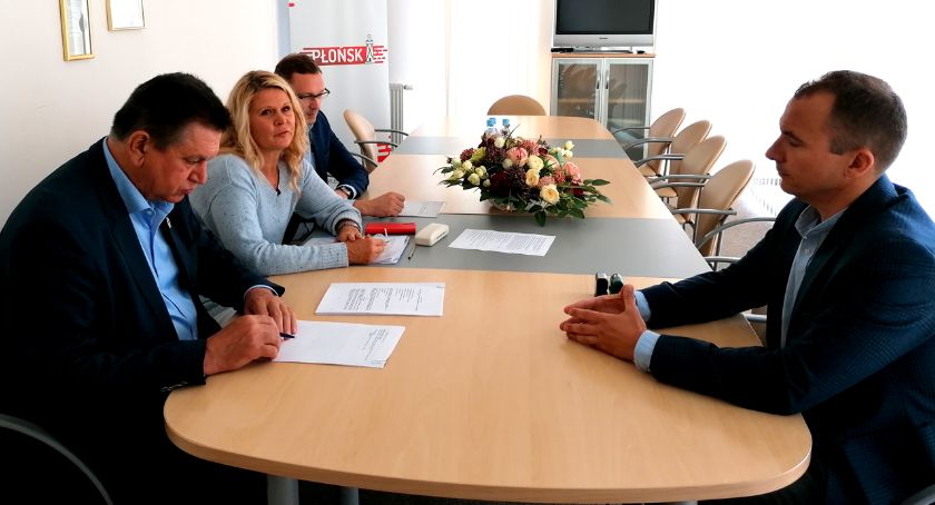 Drzewa, krzewy, trawy i byliny - umowa na rewitalizację zieleni podpisana