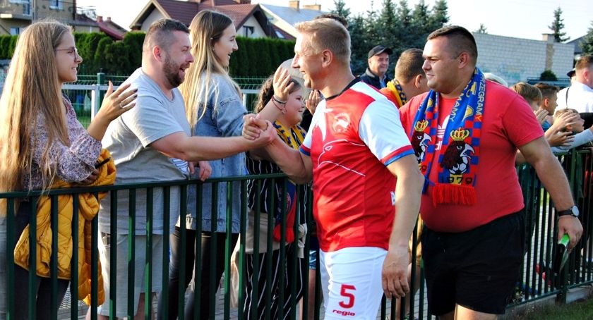 Wkra liderem A klasy! Zwycięski trójpak dopełnili Korona i Orlęta, a na deser powrót legendy w Baboszewie!