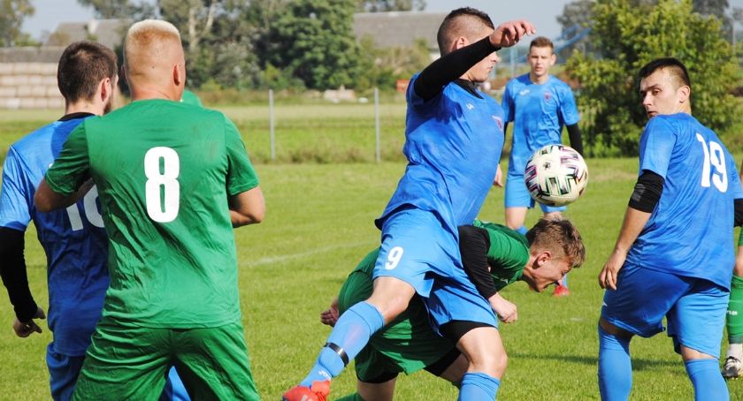 Po derbowym boju Gladiator wiceliderem B klasy! Rezerwy PAF z premierowym punktem
