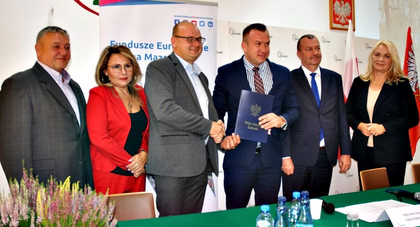 Park w Kroczewie do rewitalizacji i kasa na termomodernizację - umowy podpisane