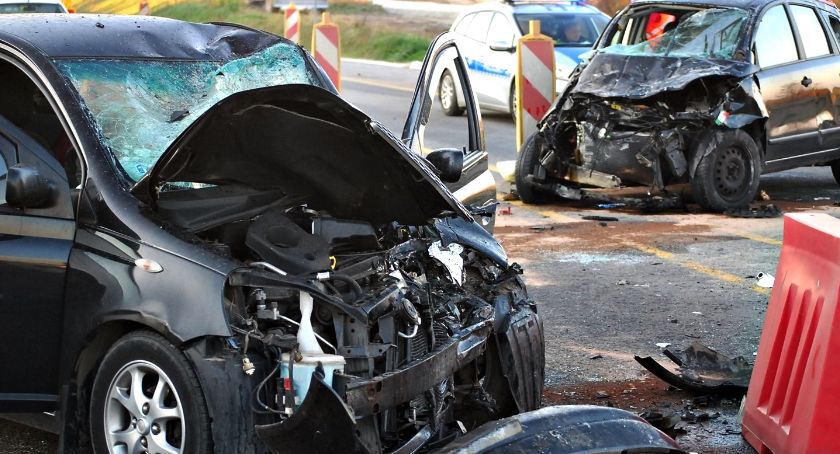 Policja o szczegółach weekendowych wypadków na naszych drogach