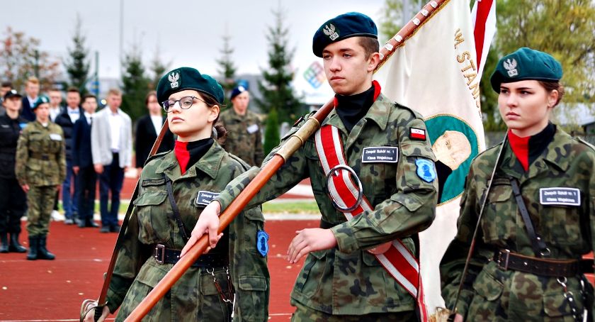Uroczyście ślubowali w ZS nr 1 Płońsk