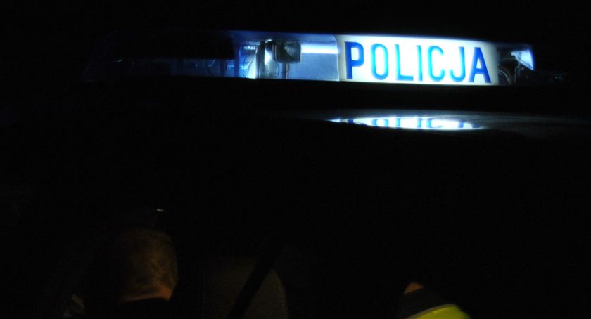 Z promilami za kierownicą, pasażerowie z... narkotykami
