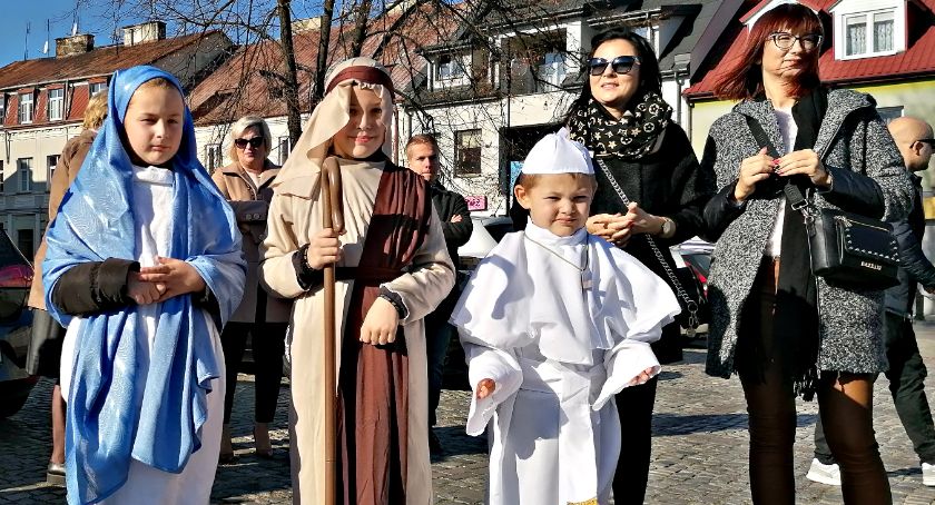 Taki duży, taki mały... czyli Marsz Wszystkich Świętych parafii św. Michała Archanioła w Płońsku