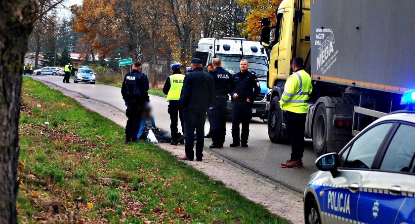 Udana akcja policji - skradziona ciężarówka zatrzymana pod Nacpolskiem