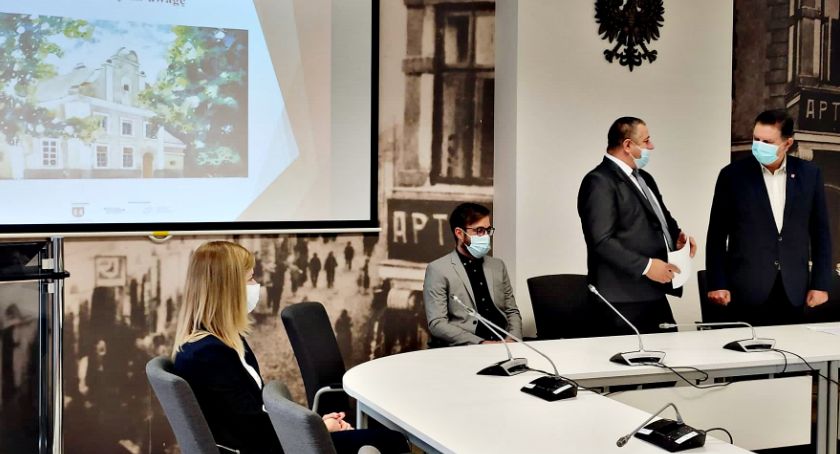 Muzeum i obserwatorium - jest umowa na modernizację budynku dworca PKP i wieży ciśnień