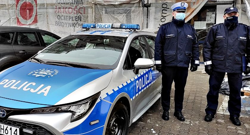 Radiowóz na Mikołajki - pierwsza hybryda w komendzie