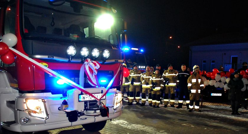 Nowy samochód strażacki OSP Nowe Miasto uroczyście powitany