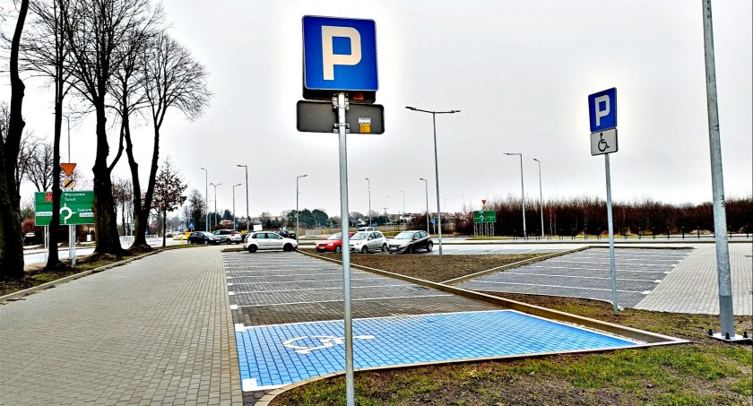 Specustawa do parkingu? Wojewoda uchylił decyzję o miejskim parkingu na prywatnej działce