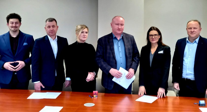 Umowa na przebudowę drogi powiatowej Chociszewo - Przybojewo Nowe podpisana