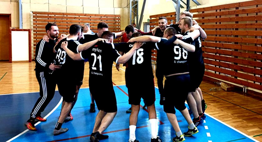 Policja wygrywa samorządowy turniej Solidarni z Ukrainą