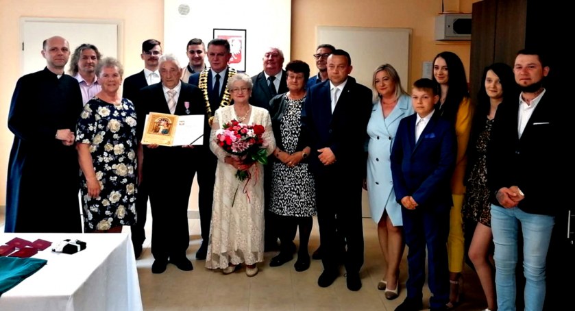 Złote gody Urszuli i Jana Konwerskich świętowane w Szerominku