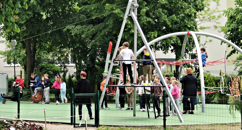 Plac zabaw przy małej czwórce otwarty