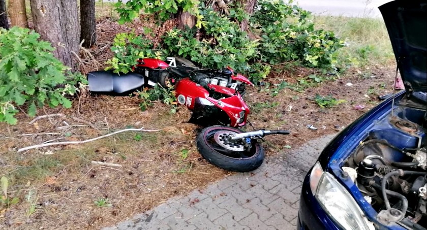 Motocyklista ranny po zderzeniu z mitsubishi