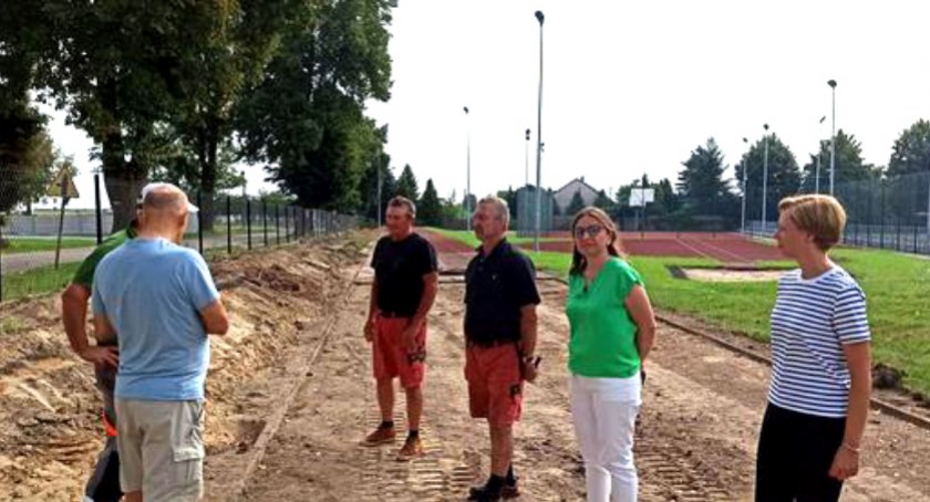 Remontują zespoły boisk w Naruszewie