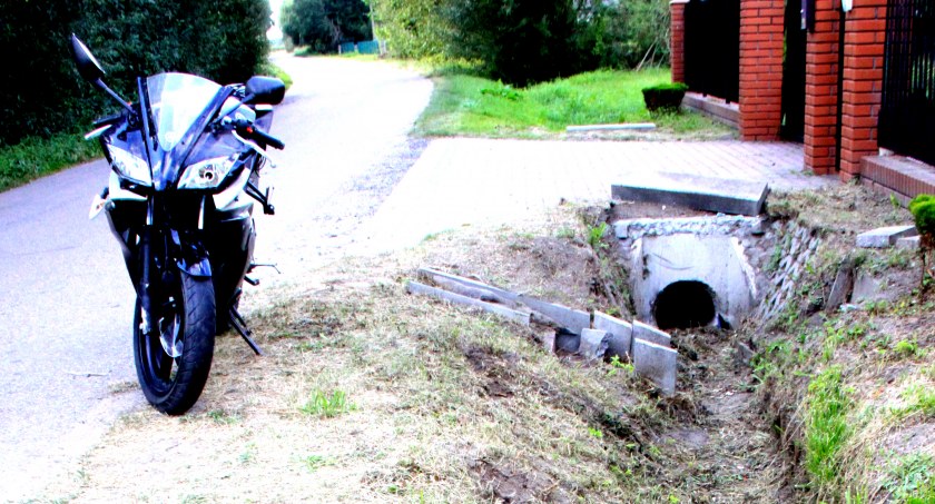 Ranny motocyklista w wypadku w Draminie - poszukiwani świadkowie