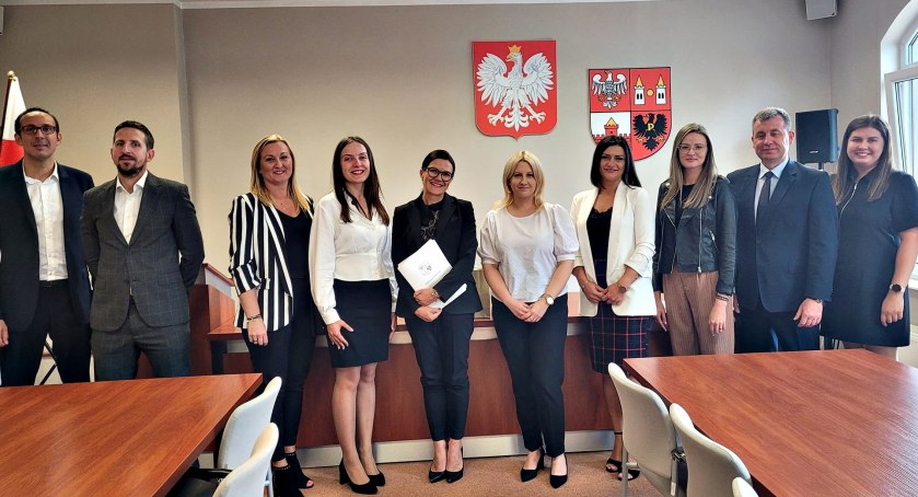 Nauczyciele szkół powiatowych z awansem
