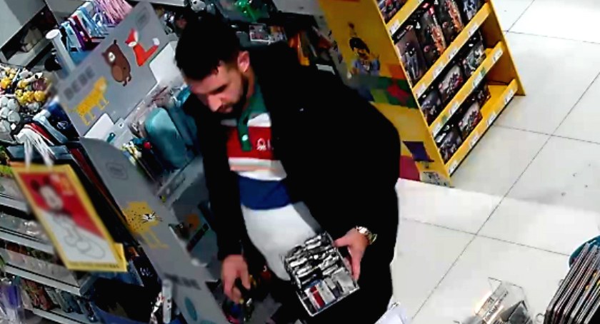 Policja poszukuje mężczyzny, który ukradł karty kolekcjonerskie w sklepie z artykułami dla dzieci