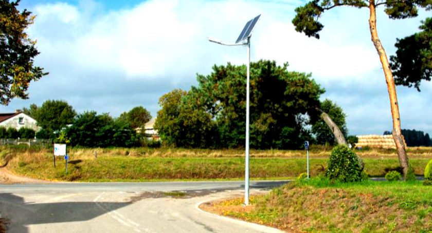 Solarne lampy w 9 miejscowościach w gminie Czerwińsk