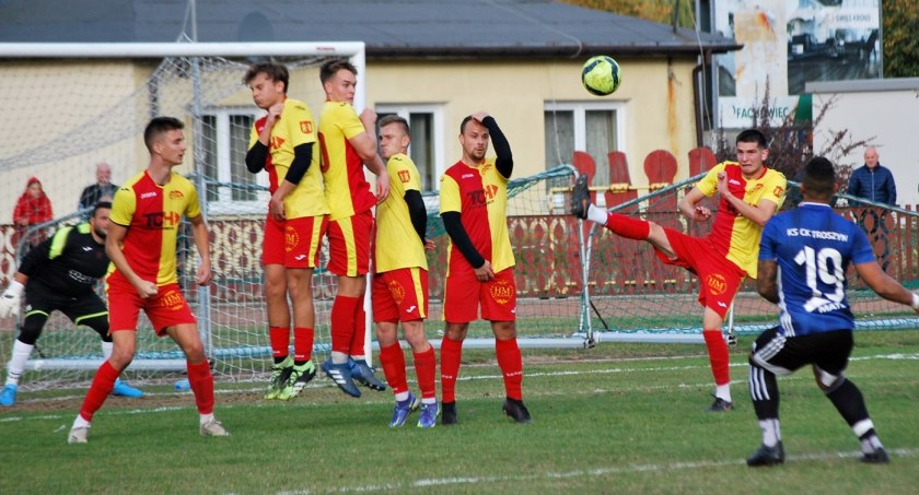PAF nie zagra w finale okręgowego Puchar Polski, ale ładnie powalczył z faworytem