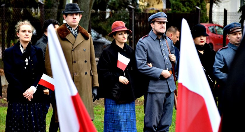 Świętowanie Niepodległości - uroczyście pod pomnikiem Józefa Piłsudskiego