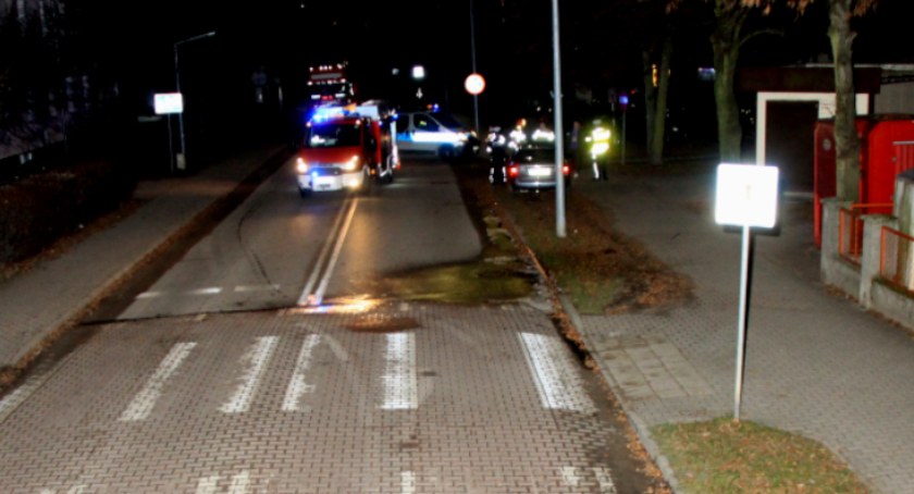Policja o potrąceniu dwojga pieszych na Młodzieżowej