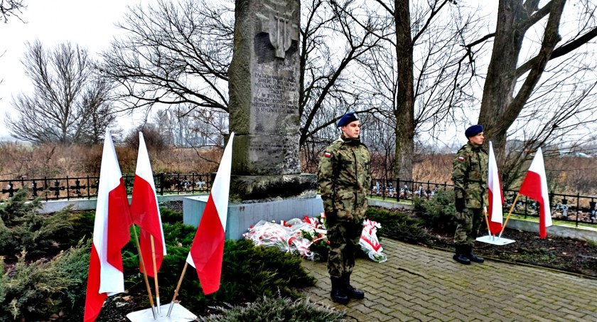 Pamięć o ofiarach w 78. rocznicę zbrodni na Piaskach
