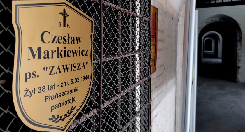 Tabliczka płońskiej pamięci w rocznicę zamordowania Czesława Markiewicza