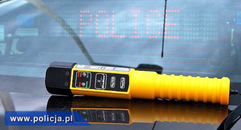 Wężykiem - z 2,4 promilami - zajechała... pod monopolowy