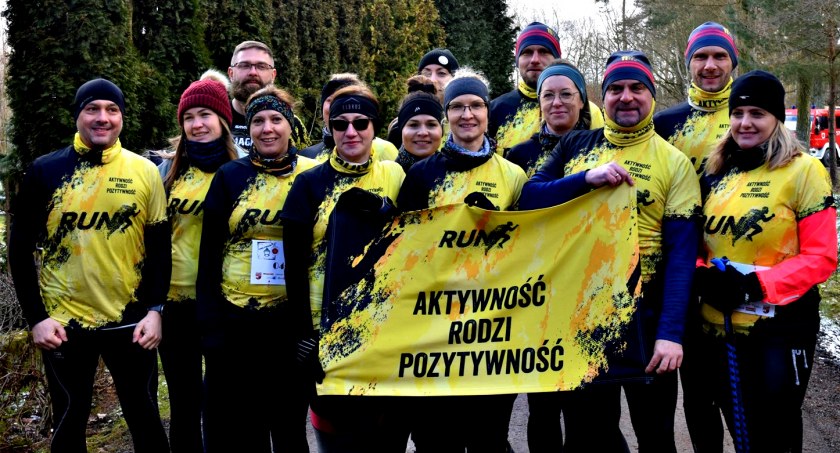 Cztery pory roku - start z zimnym pingwinem i ponad 9 tys. zł zbiórki dla małej Gabrysi