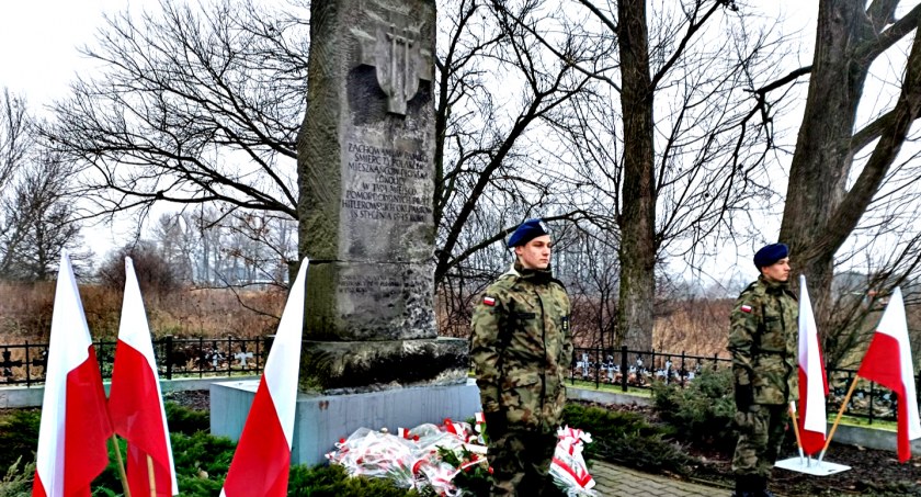 Odnowią pomnik na płońskich Piaskach