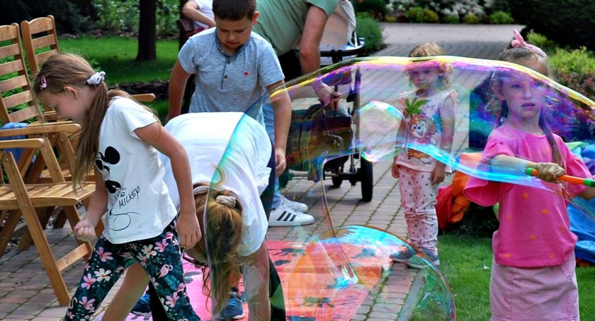 Piknik rodzinny płońskiego koła pomocy niepełnosprawnym w fotoobiektywie