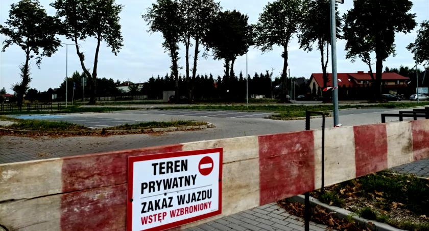 Ratusz chce grodzić sam… - ciąg dalszy sprawy parkingu