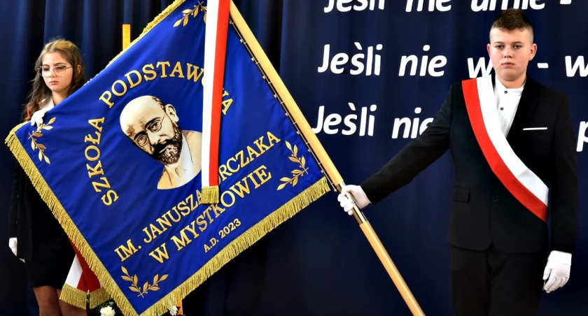 Szkoła w Mystkowie ma patrona i sztandar