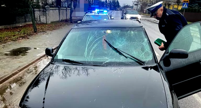 Ranna 53-letnia piesza po rannym potrąceniu w Raciążu