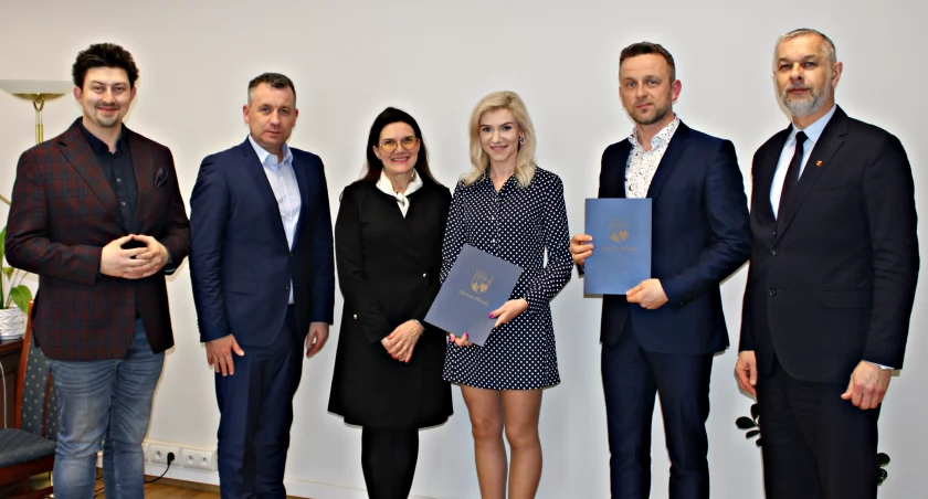 Nowi dyrektorzy oświatowych placówek powiatowych