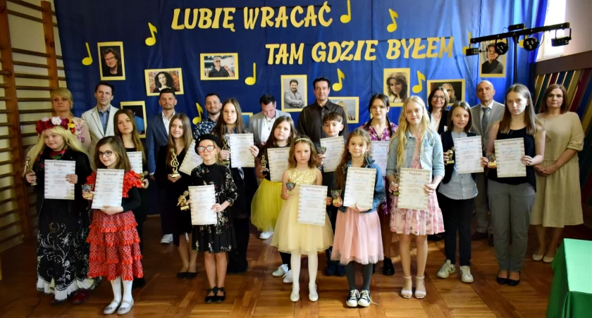 Przebojowy dzień w Naruszewie, czyli konkurs polskiej piosenki