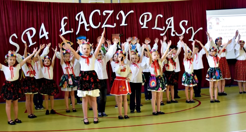 SP 4 łączy pląsy - taneczny finał projektu