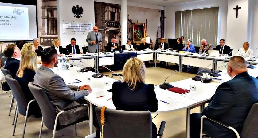 Rada zdecydowała o maksymalnej pensji dla burmistrza Płońska