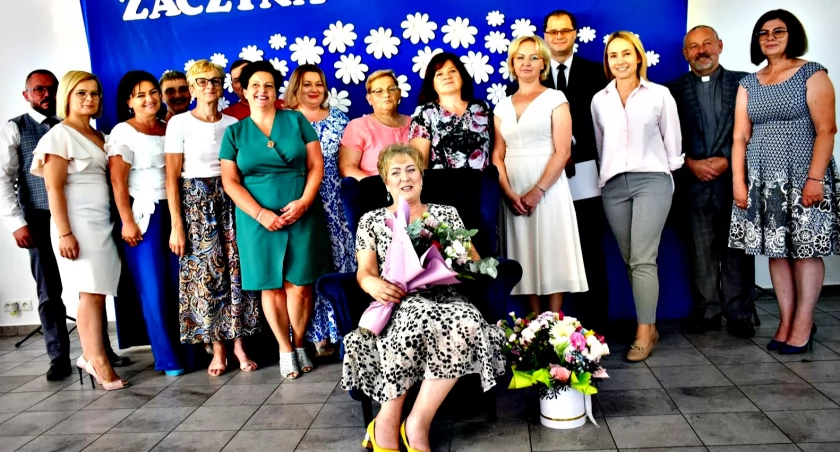 Dyrektorka z przełomu wieków - urocze pożegnanie Iwony Grabowskiej przez społeczność SP Zaborowo