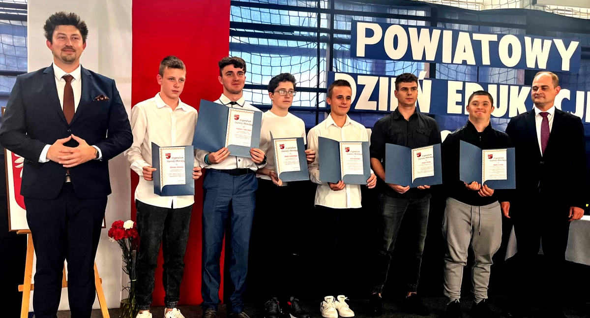 Powiatowe święto edukacji - nagrody dla nauczycieli i stypendia dla uczniów