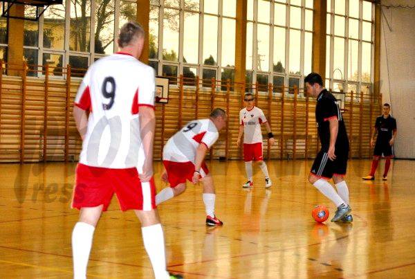 Pierwsze mecze baboszewskiej ligi halowej piłki nożnej