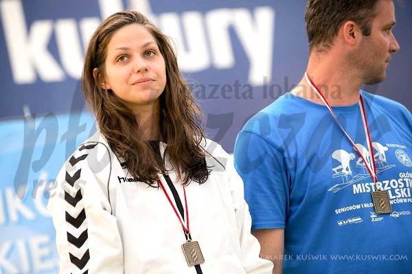 Złoto na 200 grzbietem, brąz na 100 dowolnym