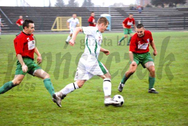 Dwie liderujące drużyny (Tęcza i Przasnysz) pokonane po 3:0