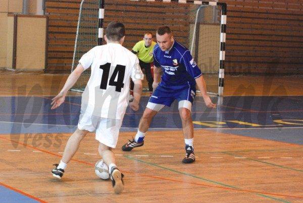 Płońska liga halowej piłki nożnej rocznika 1990 i starsi