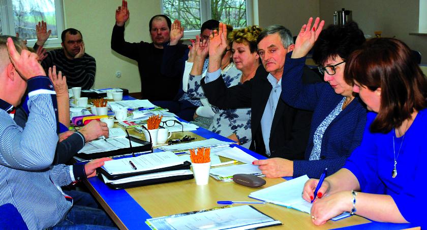 Sesja w Dzierzążni - więcej na drogi