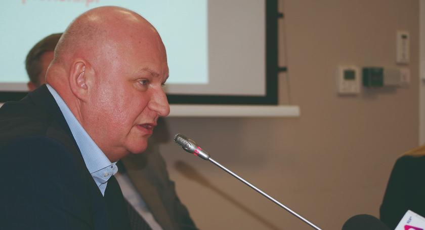 Karetka, kredyt i św. Stanisław Kostka - obrady powiatowej rady